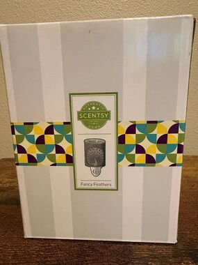 Scentsy Fancy Feathers Wall Plug-In Warmer -teal color